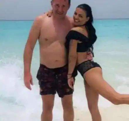 Вирусът прецака сватбата на Деси Цонева