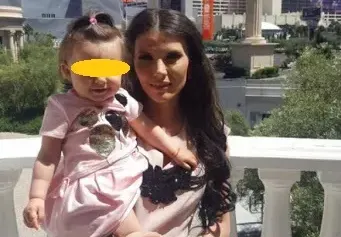 Теодора пее и гледа дете в Америка, позабравената чалгарка чукна 38