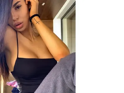 Звезда на ЦСКА заби палава тийнейджърка (Горещи снимки)