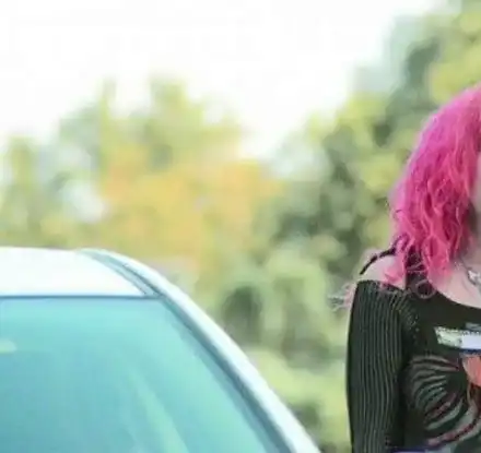 17-годишна убила майката на Петя Буюклиева (Певицата отказала да я съди)