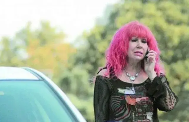 17-годишна убила майката на Петя Буюклиева (Певицата отказала да я съди)