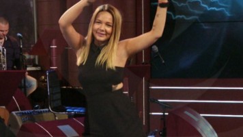 Ужас: Чалгата проми мозъка на анорексичната Грахич (Вижте как се изгърби от силикон СНИМКИ)