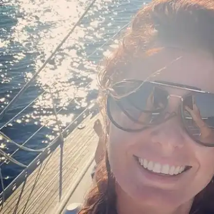 Алекс Сърчаджиева на море заедно с вдовицата на Шарлопов (ФОТО ТУК)