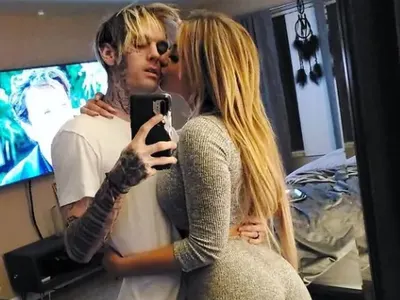 Братът на Ник Картър от Бекстрийт Бойс се събра с БГ гаджето си (Аарън и силиконката Мелани стягат и сватба)