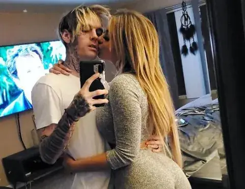 Братът на Ник Картър от Бекстрийт Бойс се събра с БГ гаджето си (Аарън и силиконката Мелани стягат и сватба)