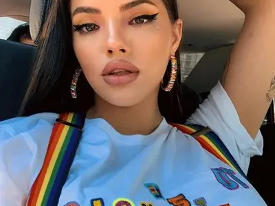 Дара пъчи 600 кубика силикон (Издула пазвата, за да не носи сутиени - ФОТО в галерия)