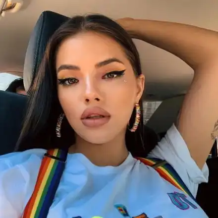 Дара пъчи 600 кубика силикон (Издула пазвата, за да не носи сутиени - ФОТО в галерия)