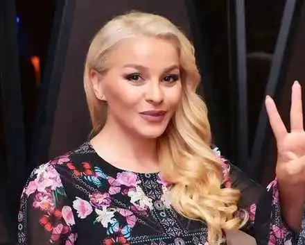 Деси Слава: Не са ми плащали да лъжа, че съм болна от Covid-19! Благодарна съм на Господ, че се заразих