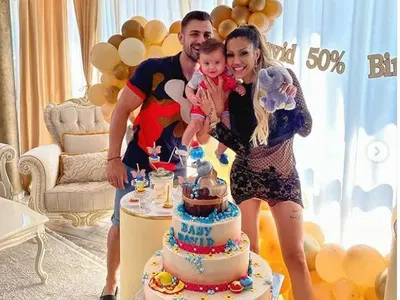 Гани черпи със злато за бебето