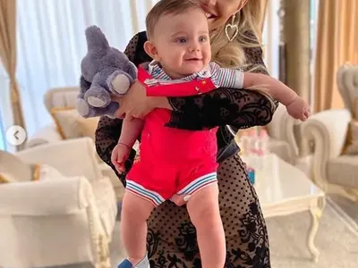 Гани черпи със злато за бебето