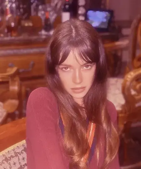 Глория Петкова впечатлява без грим