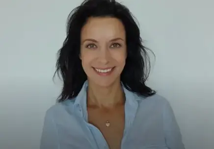 Яна Маринова става лектор