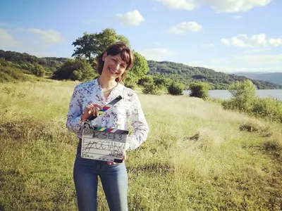 Яна Титова работи цяло лято на морето