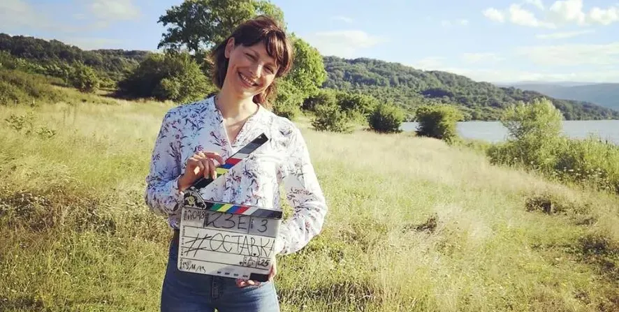 Яна Титова работи цяло лято на морето