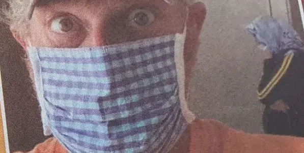 Жена стряска Вергов в мъжката WC