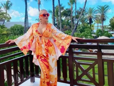 Лорд Евгени Минчев отсече: Криминален роман за роклята на Деси Слава, бяло, бяло и тук там розово при Миро и още + СНИМКИ