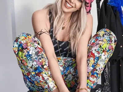 Лорд Евгени Минчев в акция: Емилия между Дони и Елвира, винил и ванилово пристягат опасно Лепата ни Брена И ОЩЕ…. +  СНИМКИ