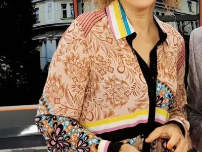 Лорд Евгени Минчев в акция: Емилия между Дони и Елвира, винил и ванилово пристягат опасно Лепата ни Брена И ОЩЕ…. +  СНИМКИ