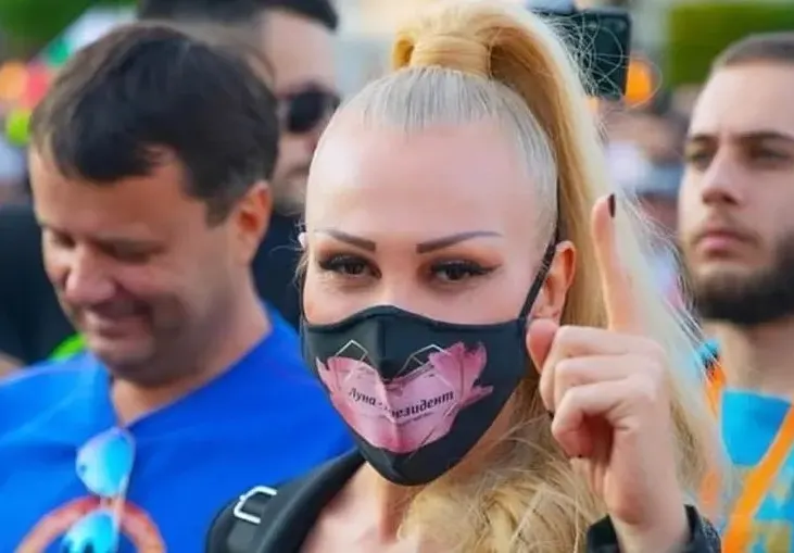 Луна избухна: Васил Божков е смешен, а Слави е лъжец!