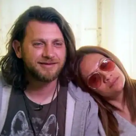 Мариана Попова оцелява със заеми