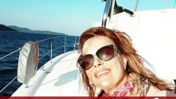 Мариана Векилска подкара кораб (Бившата водеща ще разхожда туристи из гръцките острови)