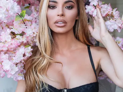 МЕГЗ се разсъблече за благотворителна кауза