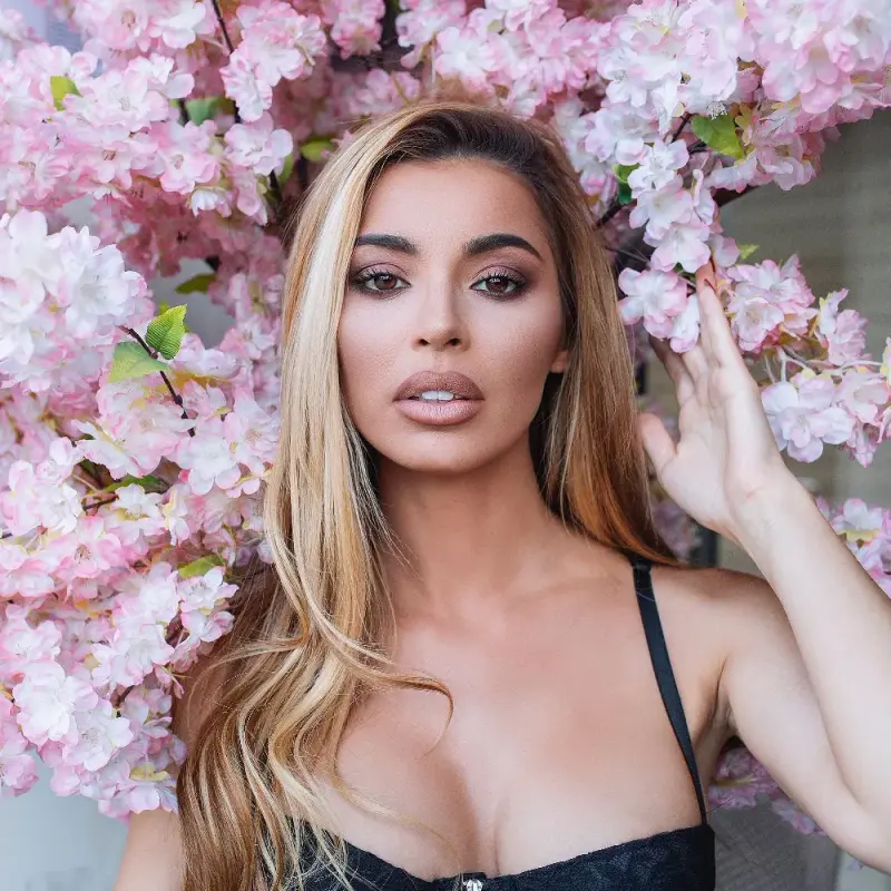 МЕГЗ се разсъблече за благотворителна кауза