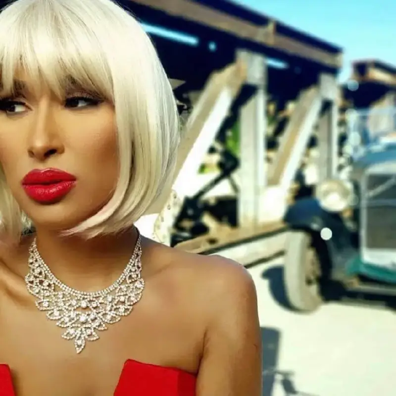 Международен екип стои зад новата песен на Цветина (Снимки)