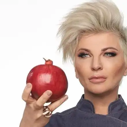 Нагли фенове тормозят Силвена Роу със снимки на интимните си части