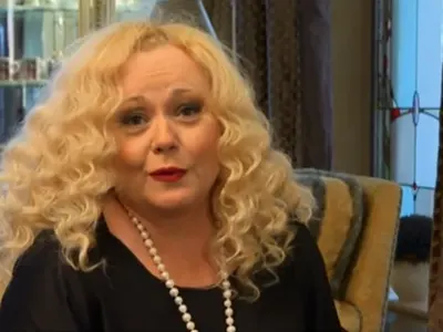 Наталия Симеонова пие и яде на корем. Качва се и кара!