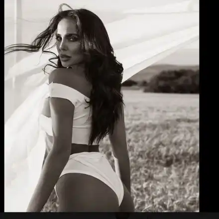 Николета в стрии и маргаритки