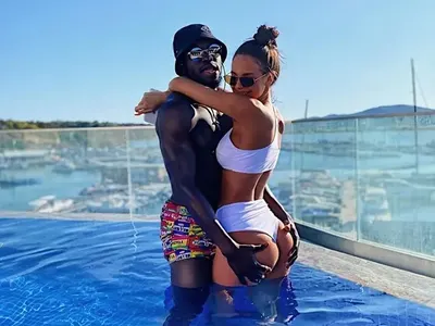 Палавата Габи към Али Соу: Хвани това дупе! (Снимки)