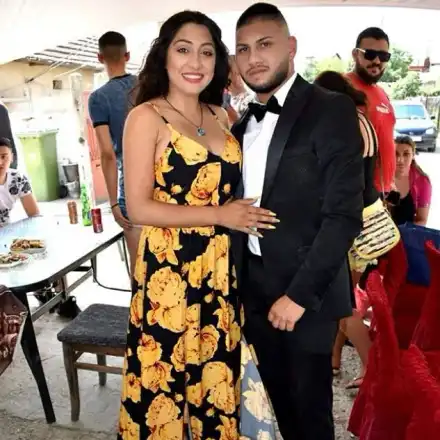 Роксана крие таен син абитуриент