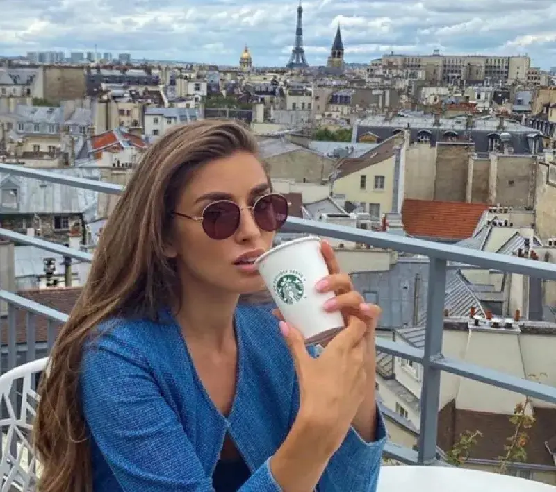 Саня на романтичен воаяж в Париж с ново гадже