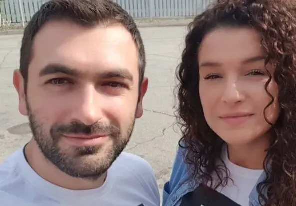 Сестрата на Нети вдига сватба на морския бряг