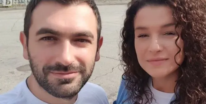 Сестрата на Нети вдига сватба на морския бряг