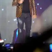 Страх да не пипне COVID-19 изпитва Тони Стораро. Човекът глас е силно притеснен от вируса, който поваля дори и млади хора, научи HotArena.