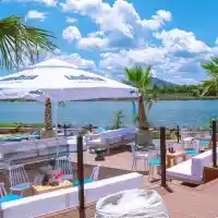 THEATRO BEACH в Царево с уникална услуга за клиентите си! Насладете се на релакс, плаж и луксозен транспорт