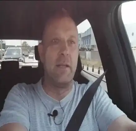 Тити Папазов отново гази закона с новия си джип