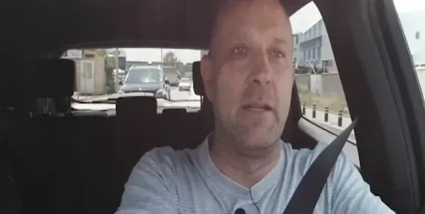 Тити Папазов отново гази закона с новия си джип