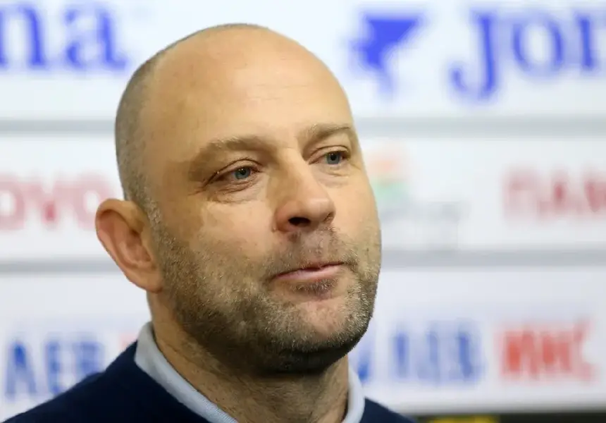 Тити Папазов продава джипа си (Вижте каква цена му иска)