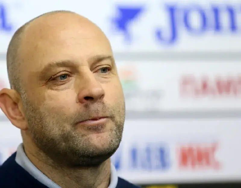 Тити Папазов продава джипа си (Вижте каква цена му иска)