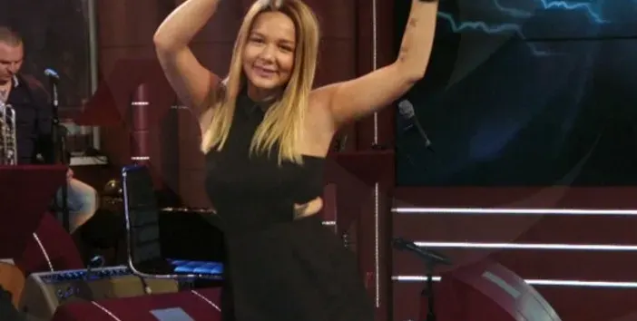 Ужас: Чалгата проми мозъка на анорексичната Грахич (Вижте как се изгърби от силикон СНИМКИ)