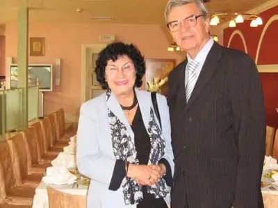 Вдовицата на Васил Стойчев неутешима: Как ще живея без него! (Големият актьор прекарал в пълна изолация последните месеци от живота си)