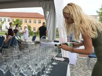 Винена селекция PIXELS с експлозия за сетивата и на тазгодишното издание „She