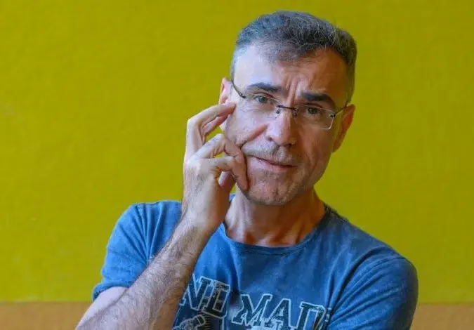 Влади Въргала стана болногледач! Бившият кукувец превърна квартирата си в санаториум (Вижте защо)