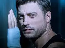 Владо Карамазов на зверска диета (Актьорът убеден, че е дебел, кара само на орехи, мед и моркови)