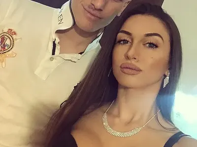 Вратарят на ЦСКА върти любов с инстаграм модел (Горещи снимки)