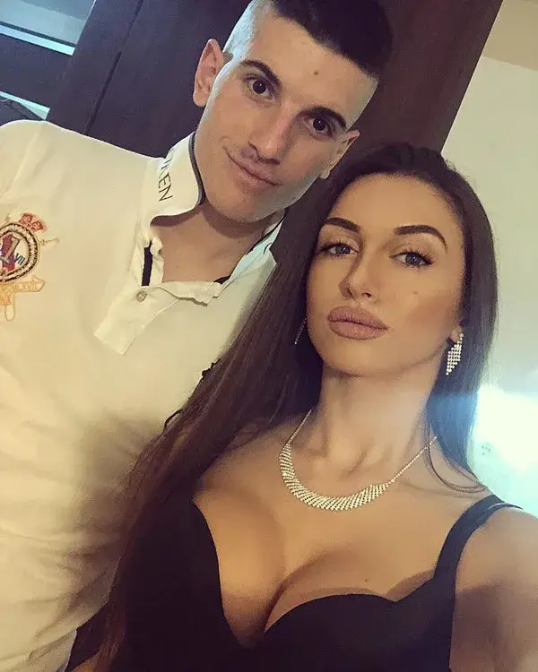 Вратарят на ЦСКА върти любов с инстаграм модел (Горещи снимки)