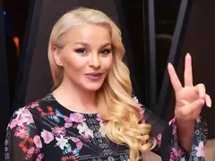 Деси Слава: Не са ми плащали да лъжа, че съм болна от Covid-19! Благодарна съм на Господ, че се заразих